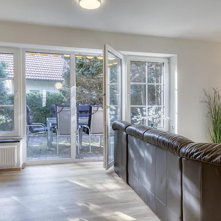 Casa de Férias Landhus Mit Terrasse Alt Schwerin